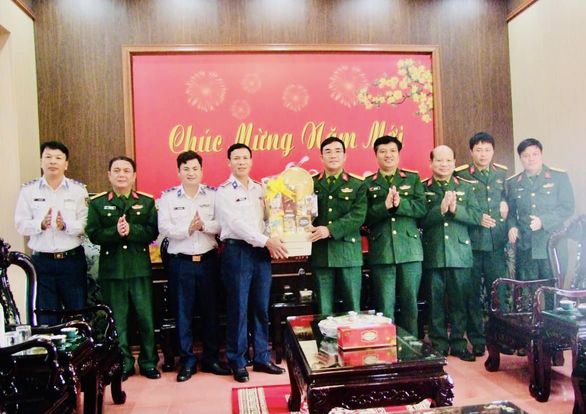 Bộ Tư lệnh Vùng Cảnh sát biển 2 chúc Tết Bệnh viện quân y 268